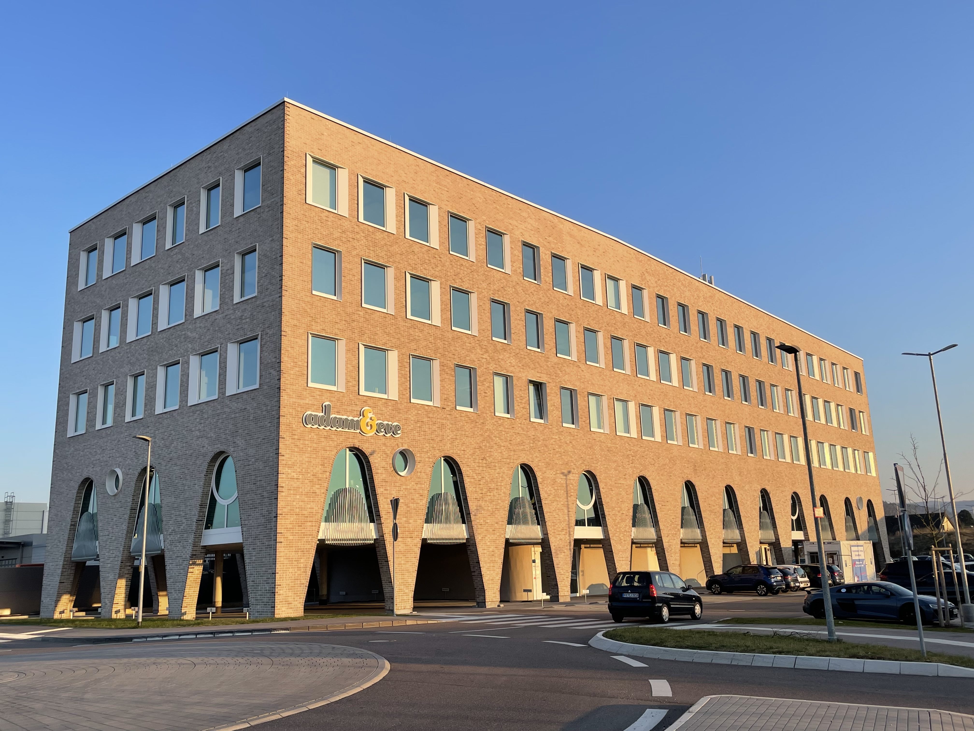 Neuer Hauptsitz in Baden-Baden